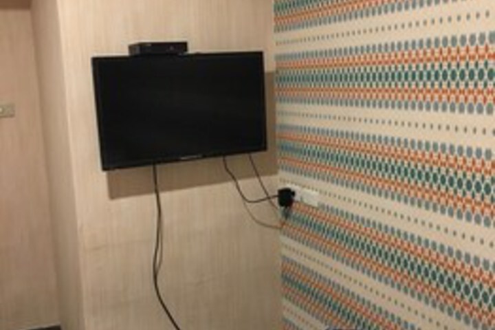 Room 8 of 23