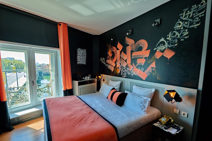 Room 9 of 61