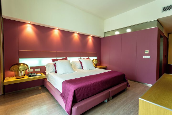 Room 9 of 49