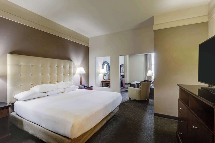 Room 16 of 60