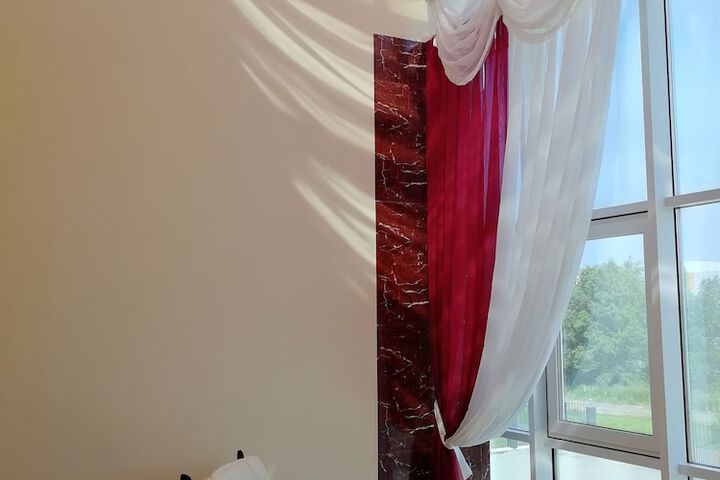 Room 33 of 68