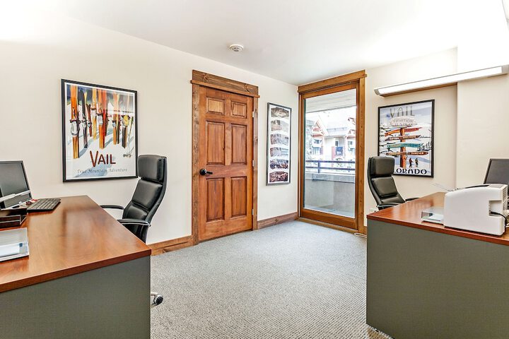 Business Center 143 of 148