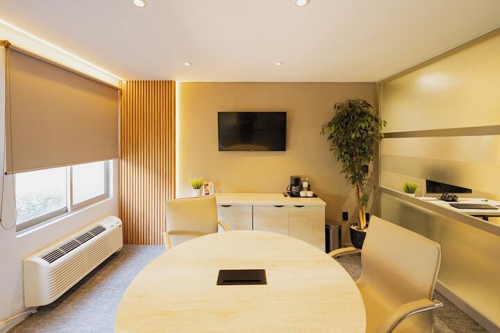 Business Center 89 of 117