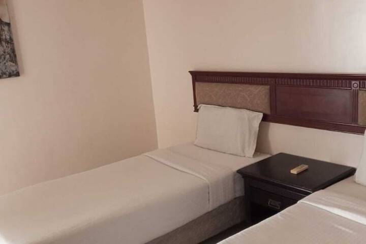 Room 8 of 39