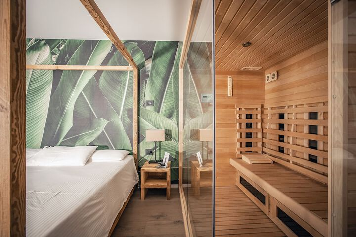 Room 13 of 79