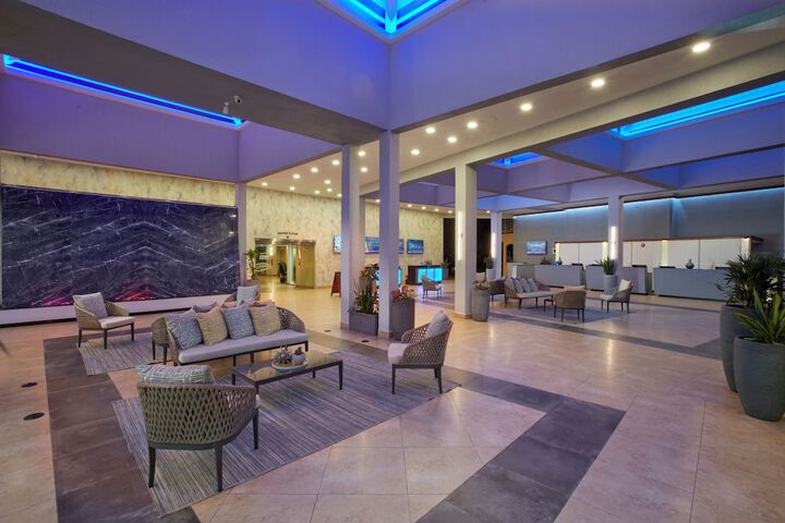 Hotel Interior 4 of 154