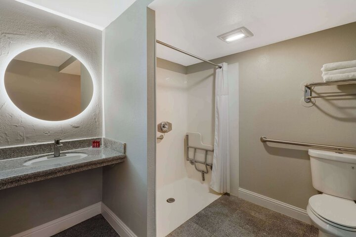 Room 46 of 65