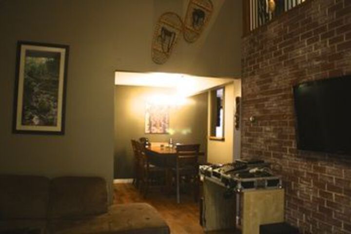 Room 9 of 13