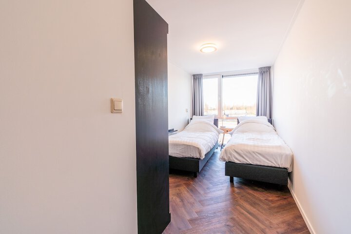 Room 6 of 24
