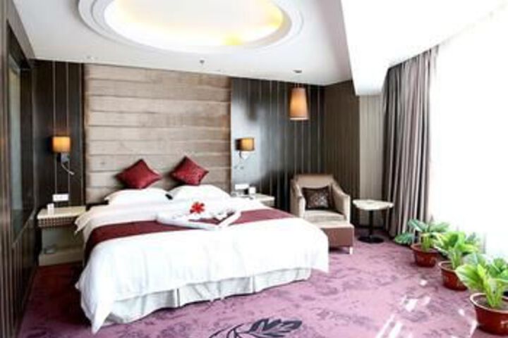 Room 8 of 24