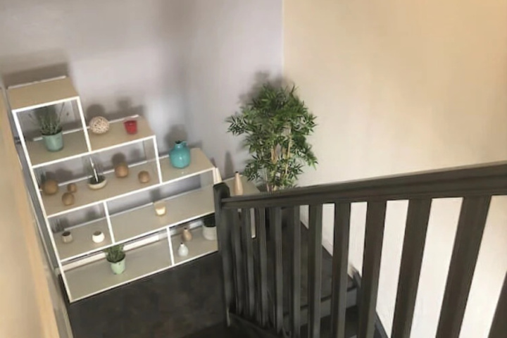Room 9 of 11