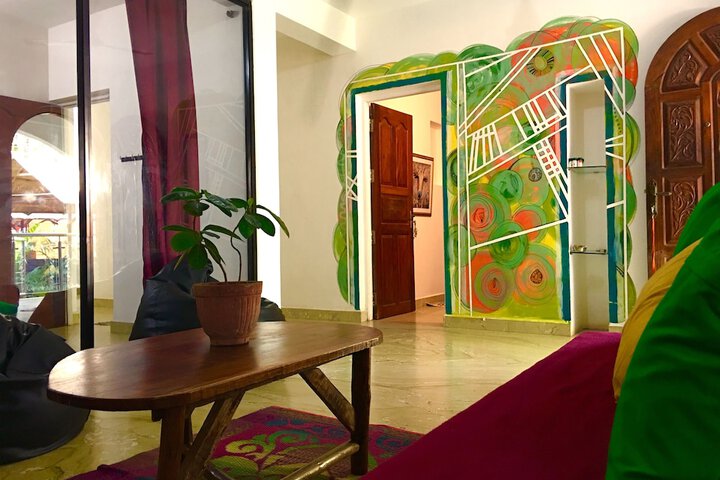 Room 4 of 17