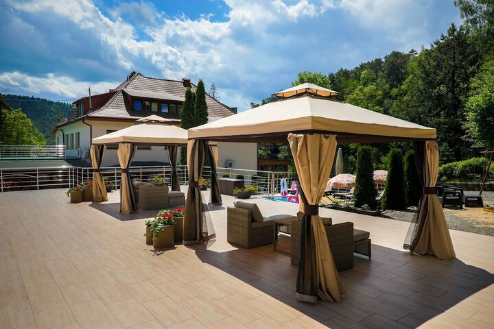 Sundeck 62 of 67