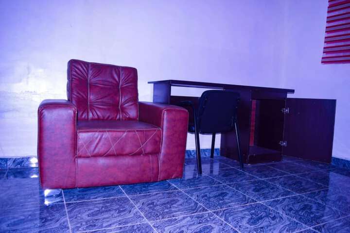 Room 10 of 26