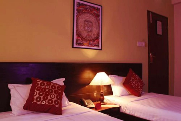 Room 5 of 25