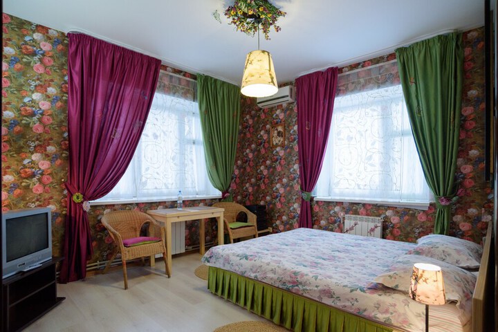 Room 6 of 97