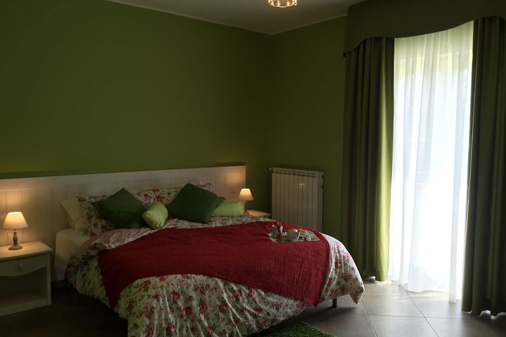 Room 2 of 4