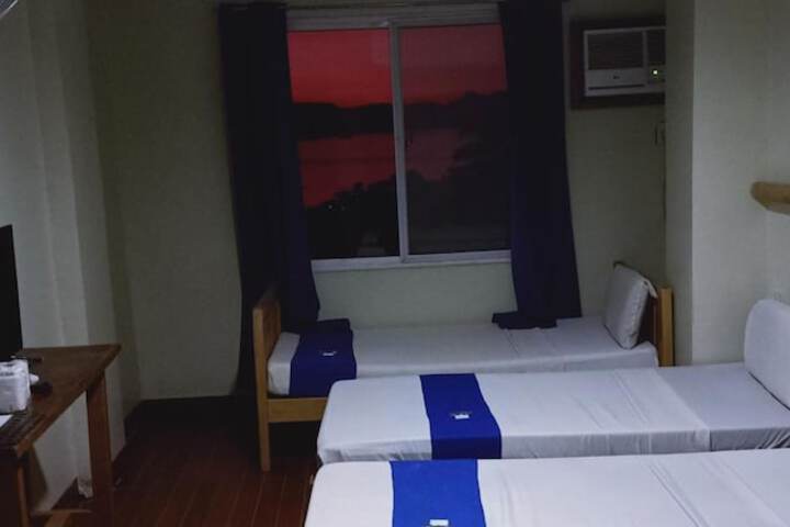 Room 14 of 29