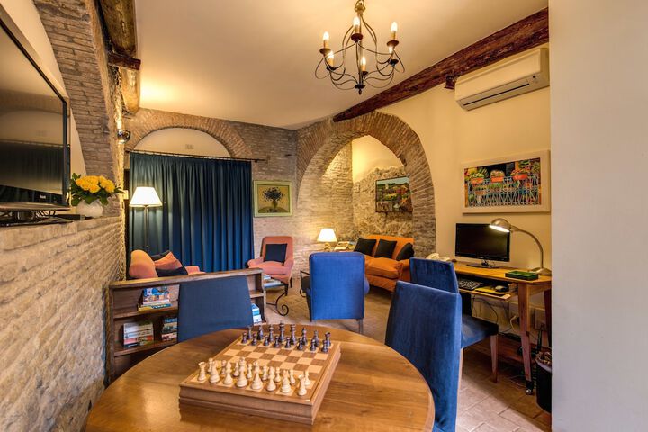 Guest Lobby