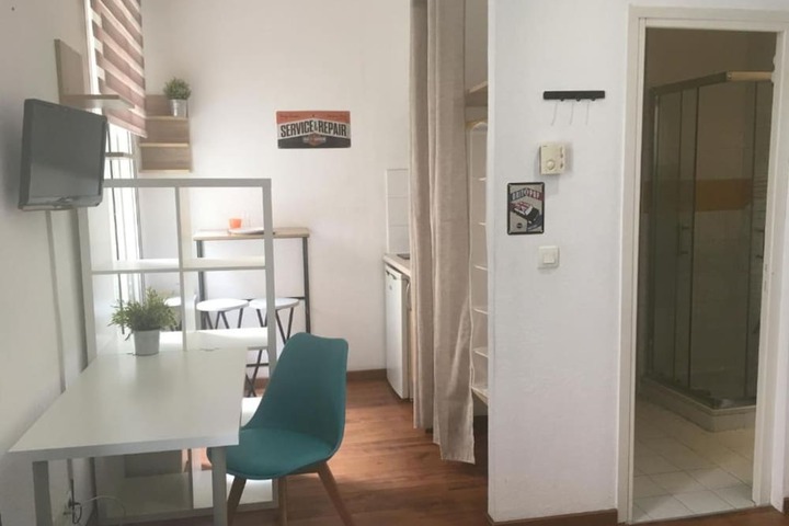 Room 16 of 35