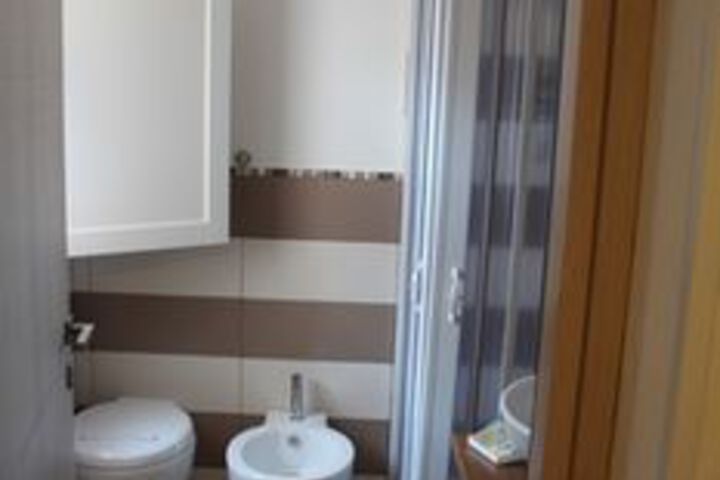Room 52 of 79