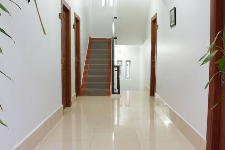 Ballroom/Hall 21 of 24