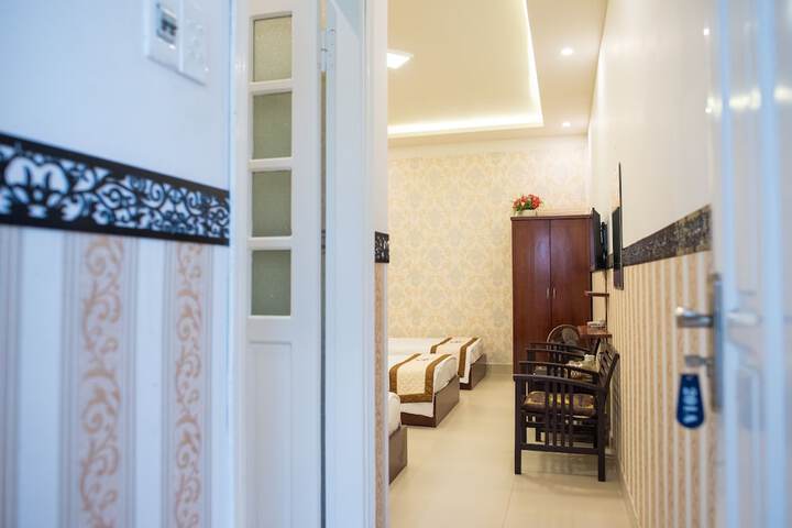 Room 3 of 153