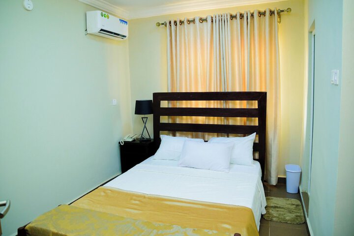 Room 7 of 31