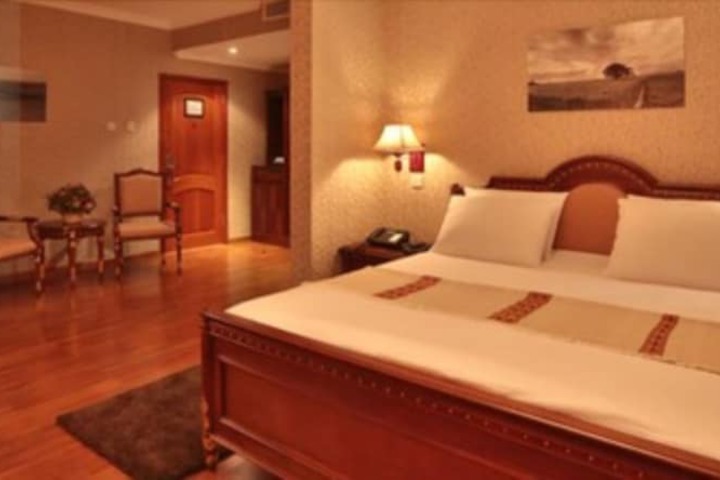 Room 5 of 42