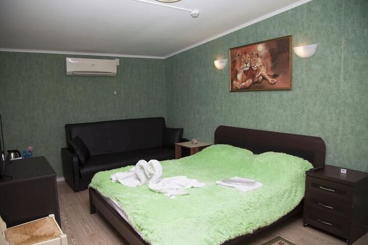 Room 20 of 28