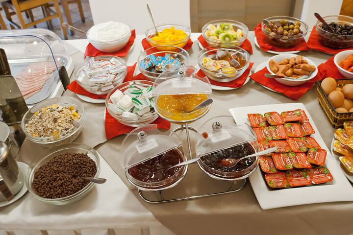 Dining 46 of 50