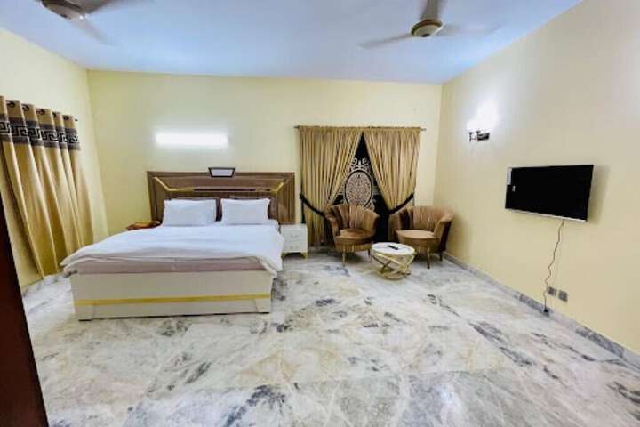 Room 3 of 12