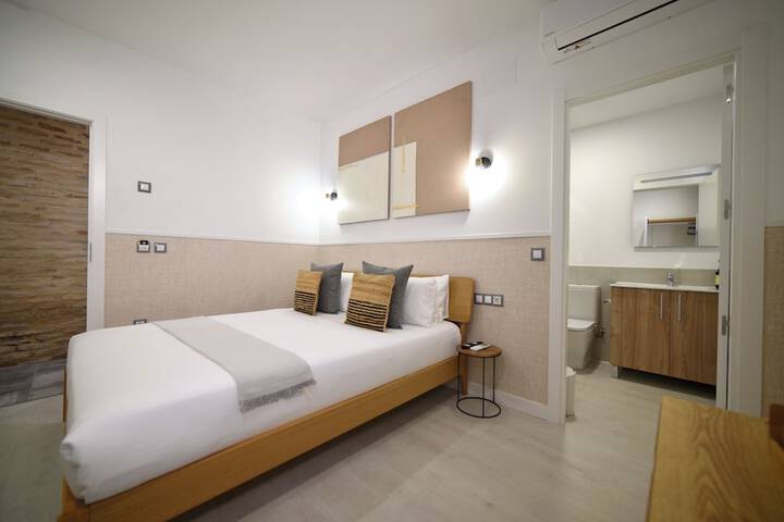 Room 40 of 77