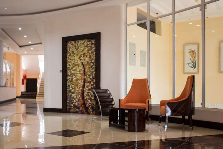 Ballroom/Hall 44 of 49
