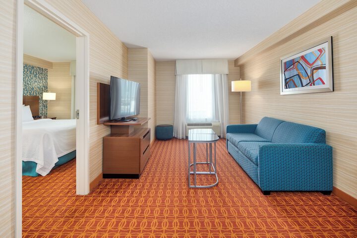 Room 15 of 33