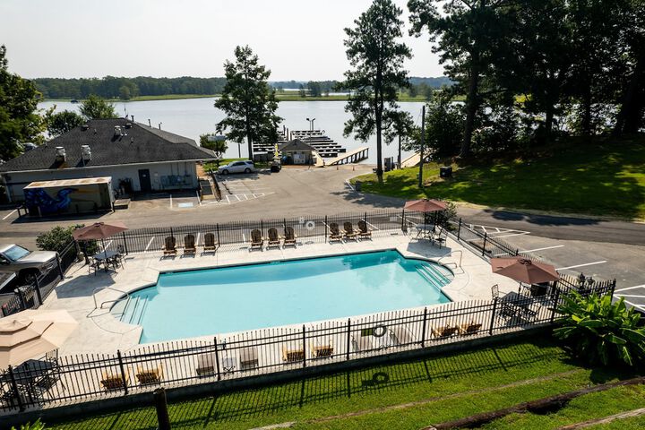 Pool 93 of 180