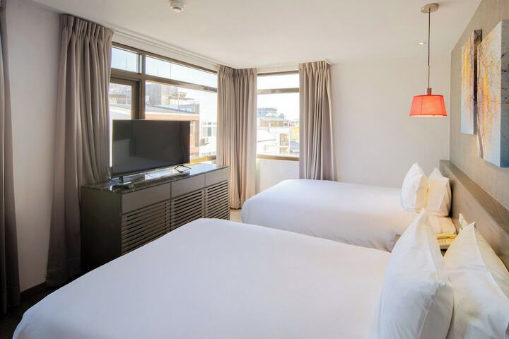 Room 26 of 120