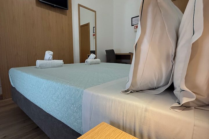 Room 7 of 160
