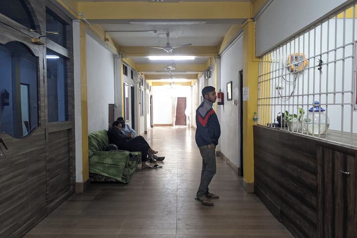 Room 16 of 32