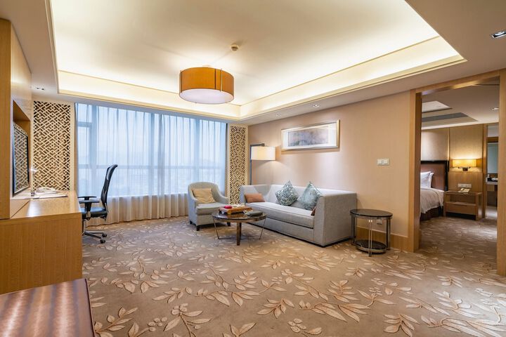 Room 17 of 46