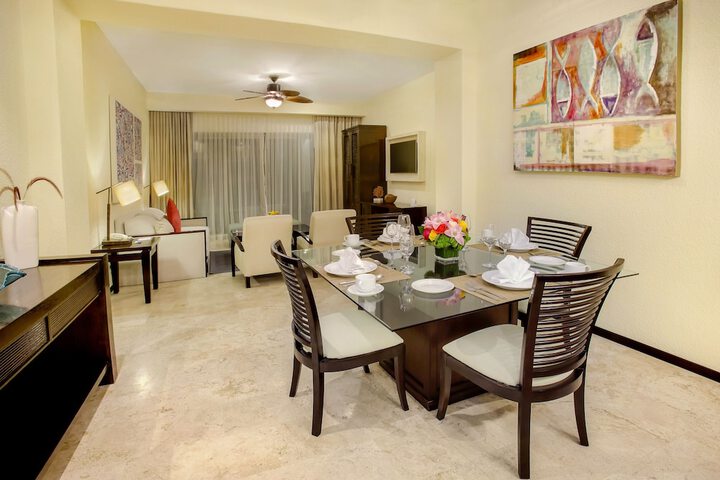 Dining Photos
