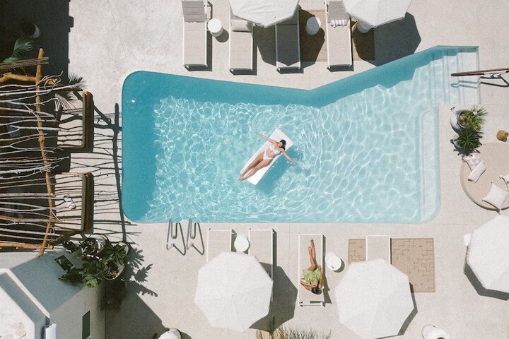 Pool 90 of 115