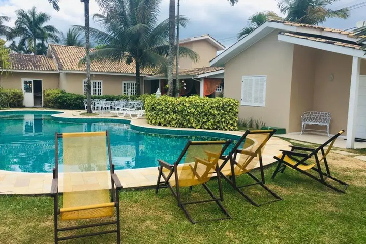 Pool 9 of 15