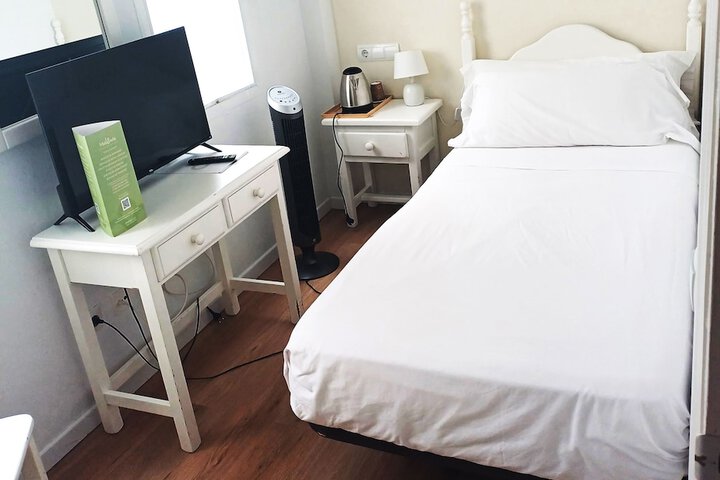 Room 15 of 37