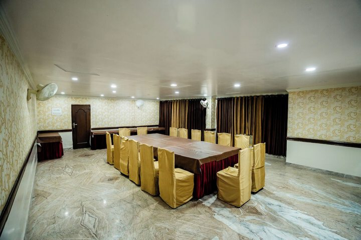 Ballroom/Hall 23 of 27