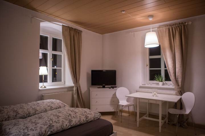Room 2 of 60