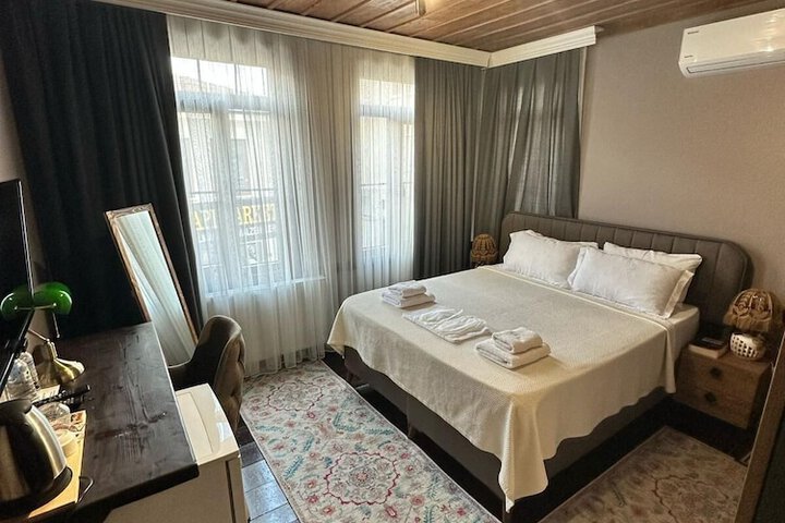 Room 6 of 36