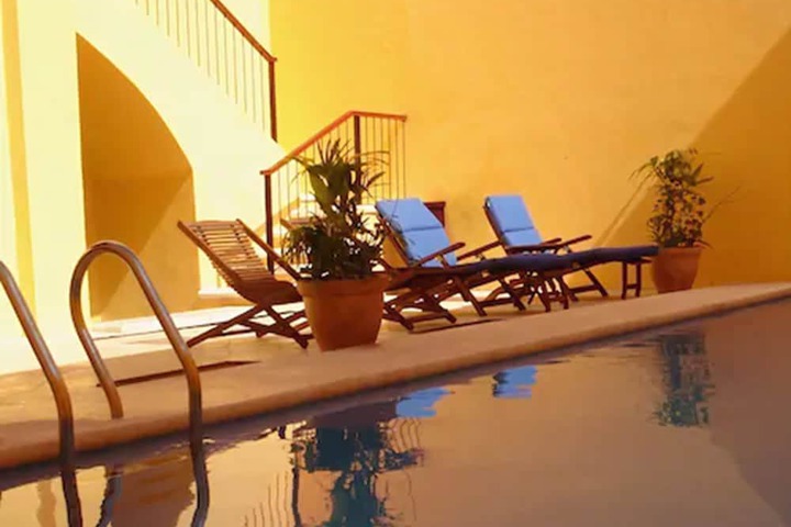 Hotel with Pool