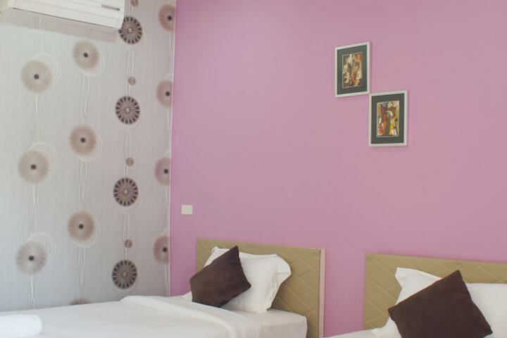 Room 3 of 29
