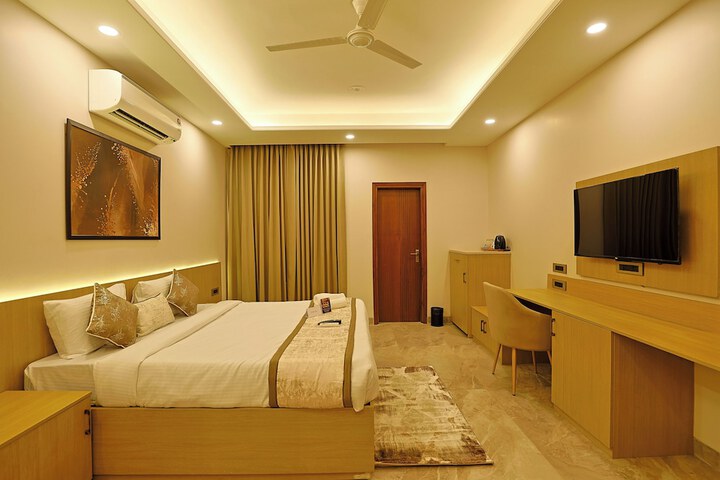 Room 11 of 23